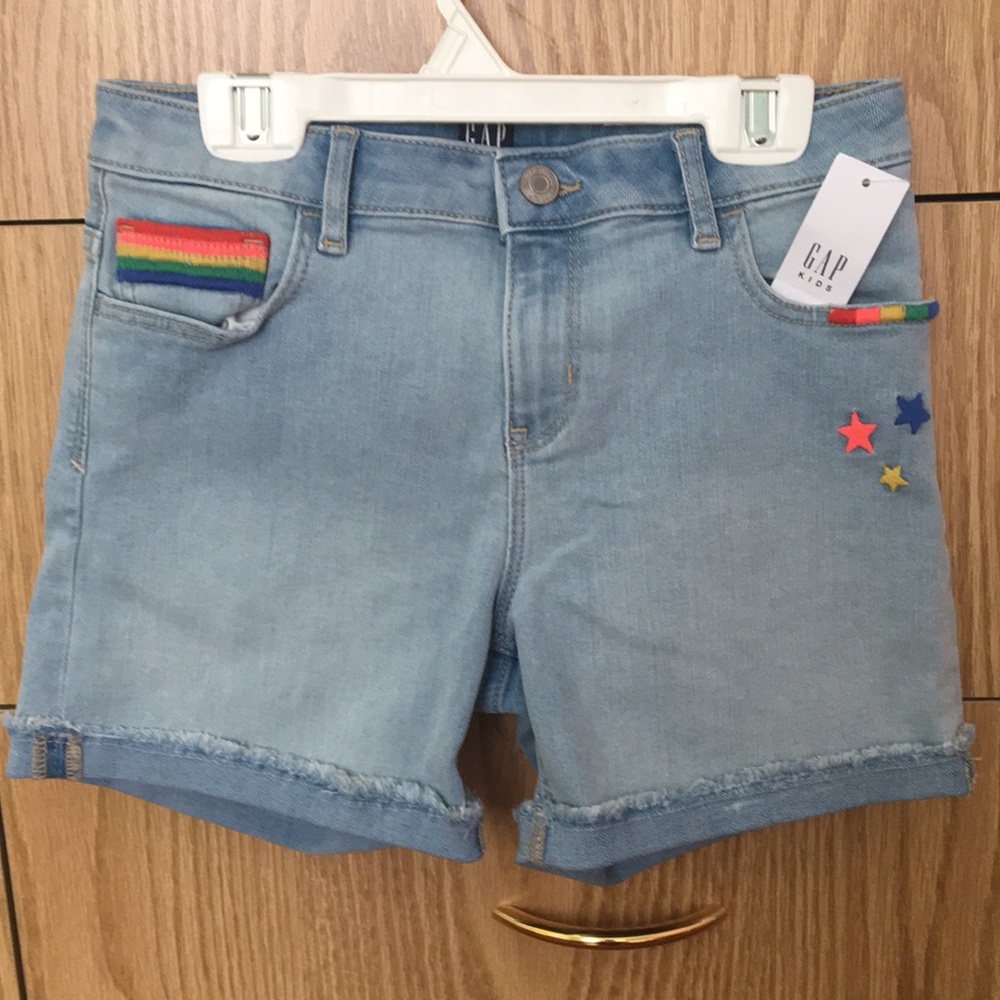 Denim Shorts With Colorful Details 🌈